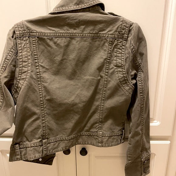 American Eagles Outfitters Jacket, size M, with belt loop bottom - Picture 7 of 12